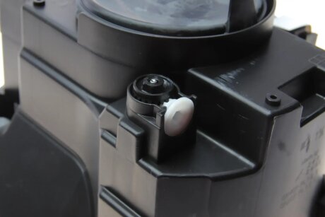 Фара автомобільна magneti Marelli 712483501129