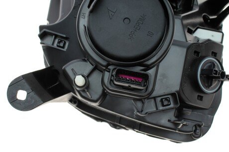 RENAULT Фара пер. правая Duster 13- magneti Marelli 714000813401