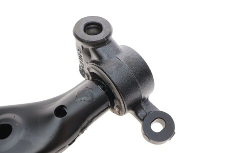 Нижній важіль передньої підвіски magneti Marelli 301181381200