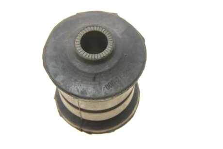 Сайлентблок переднього важеля magneti Marelli 301181316380