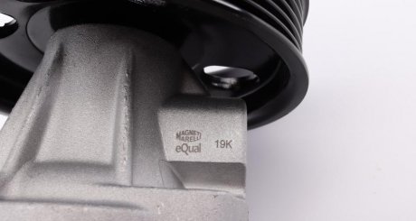 Водяной насос (кор.код. WPQ0321) magneti Marelli 352316170321