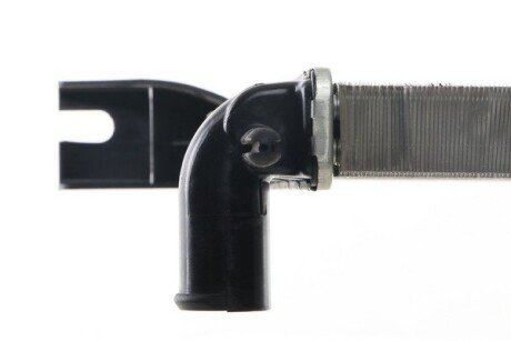 Радіатор інтеркулера mahle knecht CR157000S