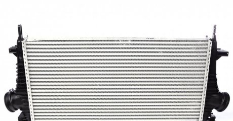 Радіатор інтеркулера mahle knecht CI191000P на Опель Инсигния а