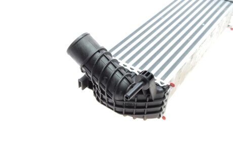 Радиатор интеркулера mahle knecht CI243000P