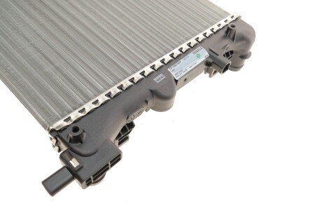 Радиатор охлаждения двигателя mahle knecht CR1096000P