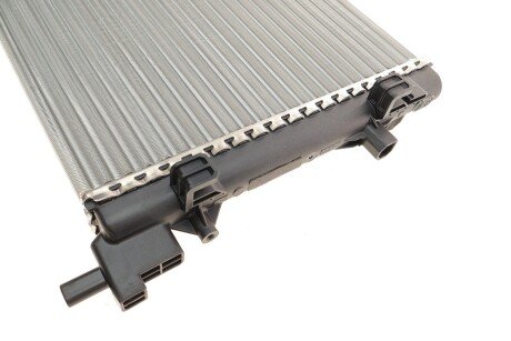 Радиатор охлаждения двигателя mahle knecht CR1096000P