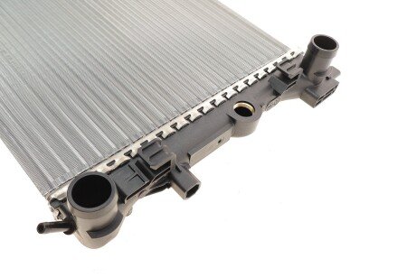 Радиатор охлаждения двигателя mahle knecht CR1096000P