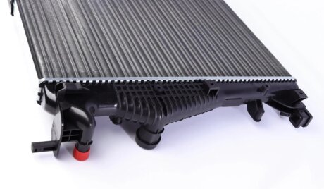 Радиатор охлаждения двигателя mahle knecht CR1591000S