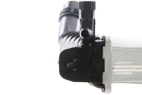 Радиатор охлаждения двигателя mahle knecht CR288000S