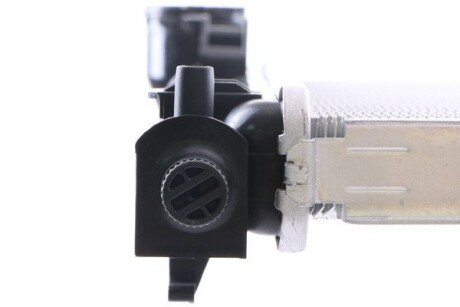 Радиатор охлаждения двигателя mahle knecht CR387000S