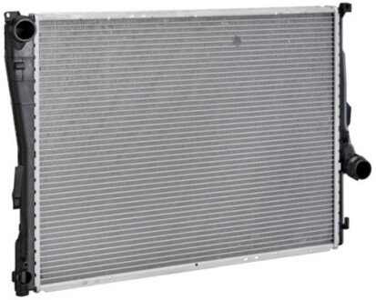 Радиатор охлаждения двигателя mahle knecht CR457000P