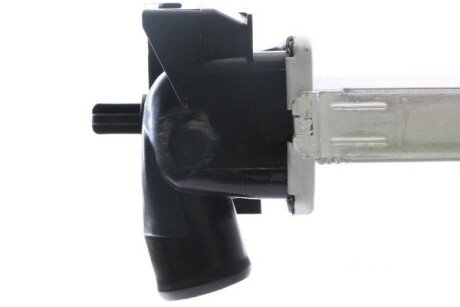 Радиатор охлаждения двигателя mahle knecht CR560000S