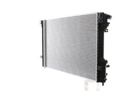Радиатор охлаждения двигателя mahle knecht CR561000S