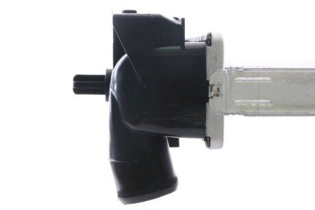 Радиатор охлаждения двигателя mahle knecht CR561000S