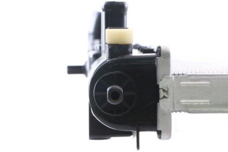 Радиатор охлаждения двигателя mahle knecht CR561000S