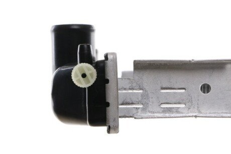 Радиатор охлаждения двигателя mahle knecht CR634000S