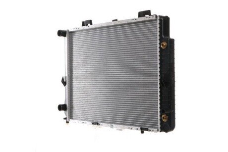 Радиатор охлаждения двигателя mahle knecht CR634000S