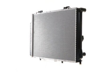 Радиатор охлаждения двигателя mahle knecht CR634000S