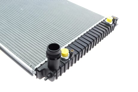 Радиатор охлаждения двигателя mahle knecht CR789000S