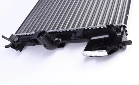 Радиатор охлаждения двигателя mahle knecht CR8000S