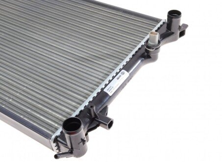 Радиатор охлаждения двигателя mahle knecht CR816000S