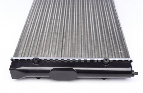 Радиатор охлаждения двигателя mahle knecht CR364000S