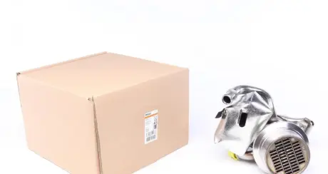 Радиатор рециркуляции Mahle knecht CE18000P