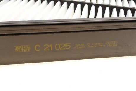 Фільтр повітря mann C21025