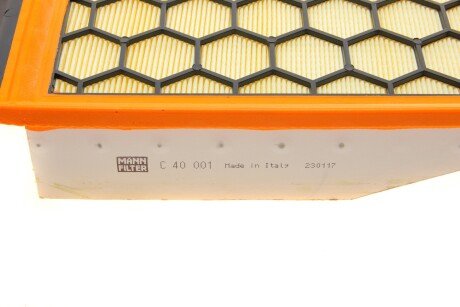 Воздушный фильтр mann C40001