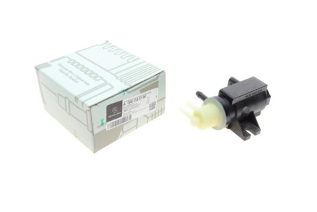 Клапан пневматичної підвіски перепускний mercedes 0001531700 на Мерседес W212