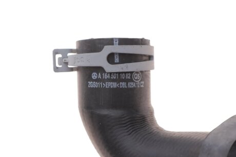 Патрубок системи охолодження mercedes 1645011082