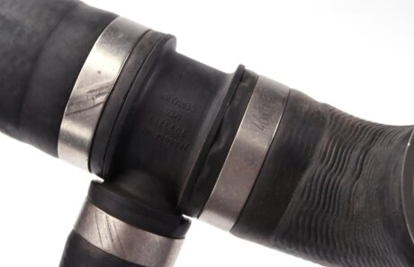 Патрубок радиатора mercedes 9065013682