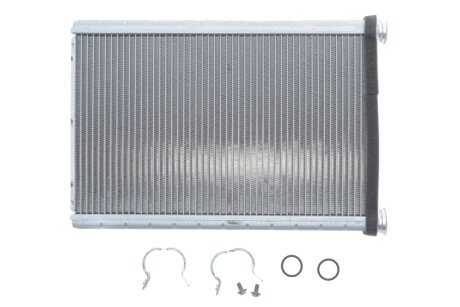 Радіатор інтеркулера mercedes 0008355600