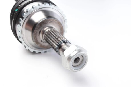 Приводной вал в сборе meyle 16144980017