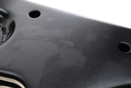 Важіль підвіски передній meyle 6160500020