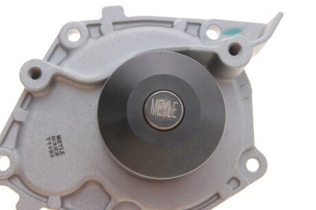 Насос водяной Opel VIVARO meyle 16132200004