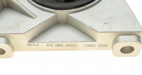 Подушка (опора) двигателя meyle 6140680003