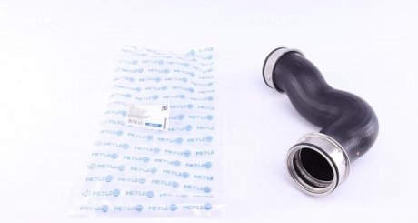 Патрубок интеркулера (турбины) meyle 1000360078