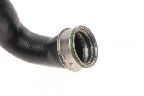 Патрубок интеркулера (турбины) meyle 1000360051