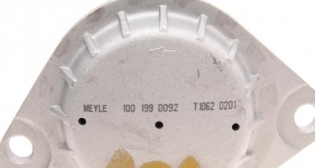 Подушка (опора) двигателя meyle 1001990092