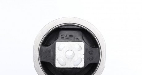 Подушка (опора) двигателя meyle 1001990137