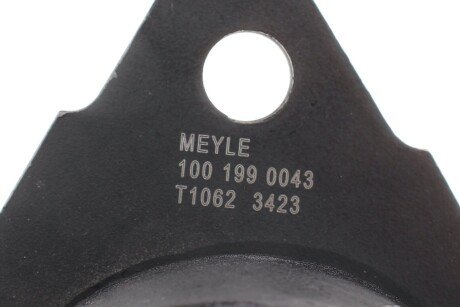 Подушка (опора) двигателя meyle 1001990043