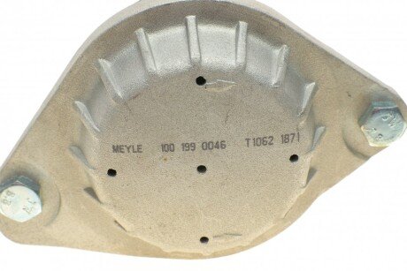 Подушка (опора) двигателя meyle 1001990046