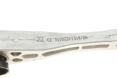 Подушка (опора) двигателя meyle 1001990143