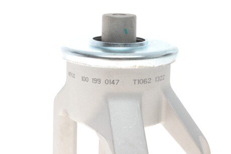 Подушка (опора) двигателя meyle 1001990147