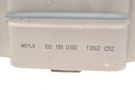 Подушка (опора) двигателя meyle 1001990150