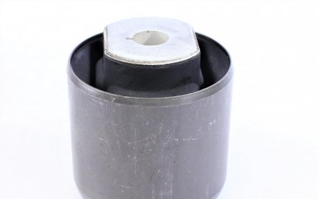 Сайлентблок переднего рычага meyle 0146100012HD