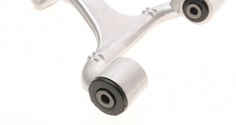 Сайлентблок переднього важеля meyle 0160500019