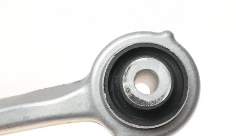 Сайлентблок переднего рычага meyle 0160500067