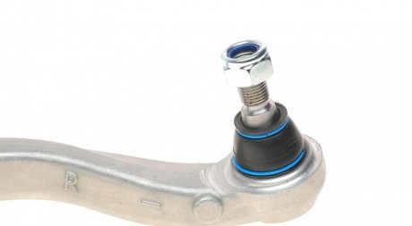 Сайлентблок переднего рычага meyle 0160500067